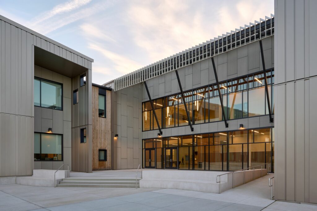 LA Center Middle School